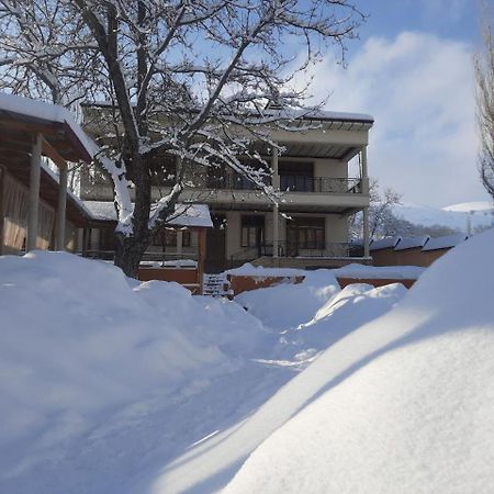 Зона Отдых Apachi В Горах Чимган Hotel Exterior photo